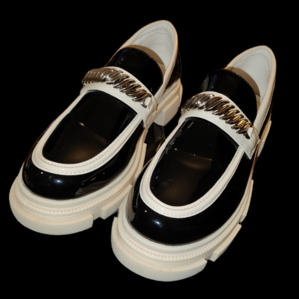 Chelsea Zaynsia Sz 11 Woman's Chunky Platform White & Black Shoes  - Chain Front